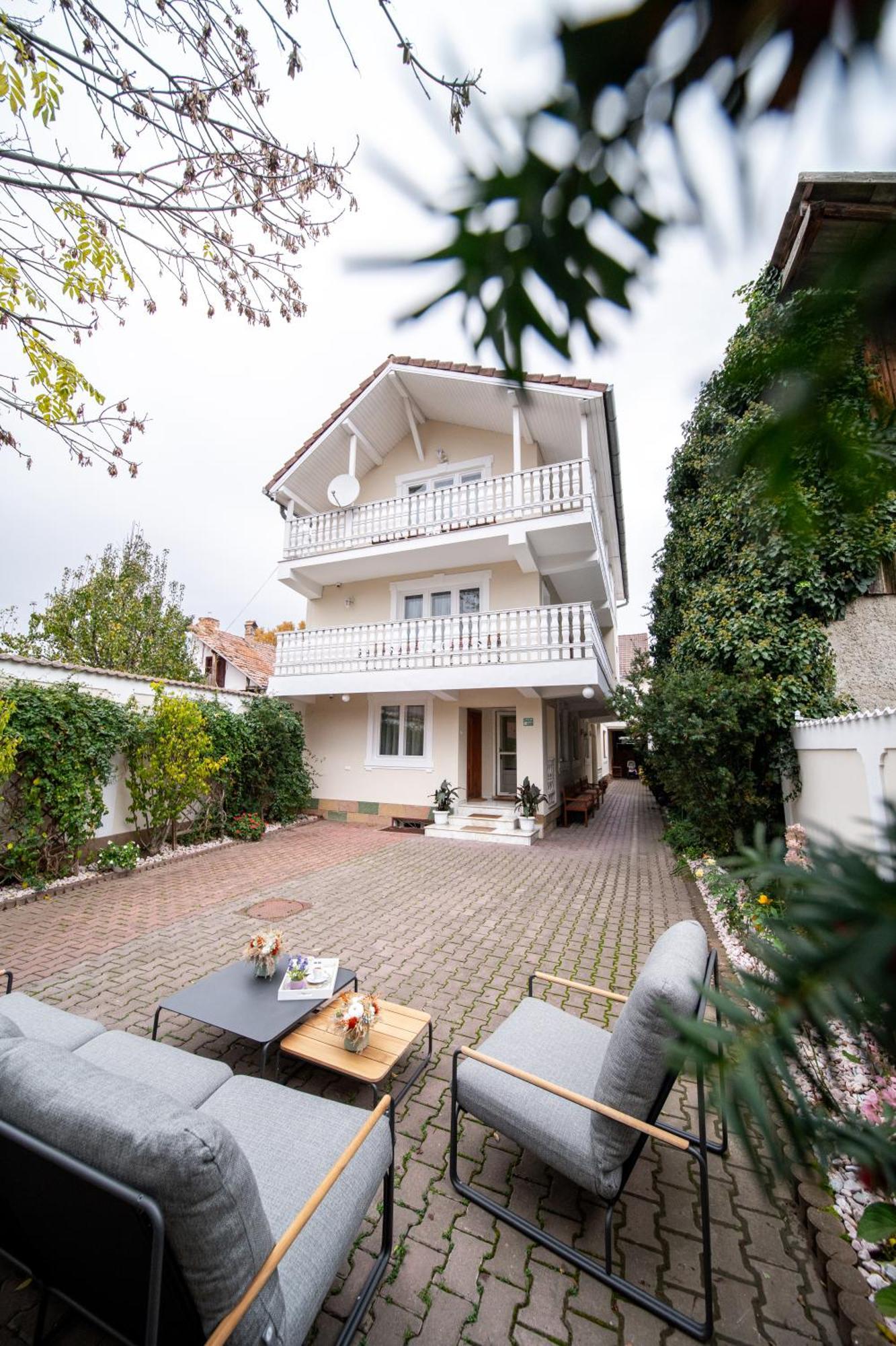 Hotel Lilla Panzio Odorheiu Secuiesc Zewnętrze zdjęcie