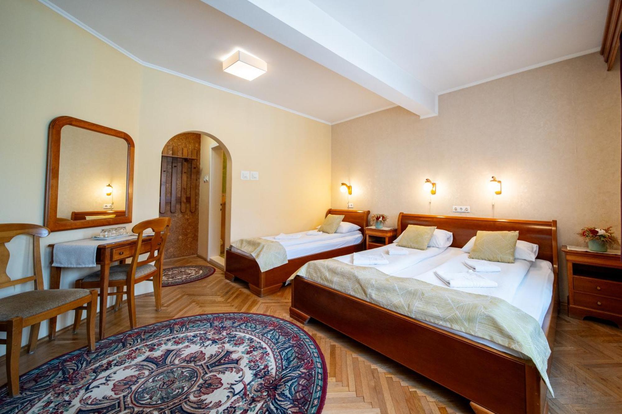 Hotel Lilla Panzio Odorheiu Secuiesc Zewnętrze zdjęcie