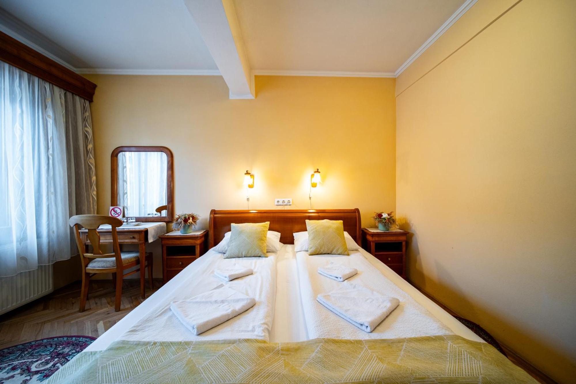 Hotel Lilla Panzio Odorheiu Secuiesc Zewnętrze zdjęcie