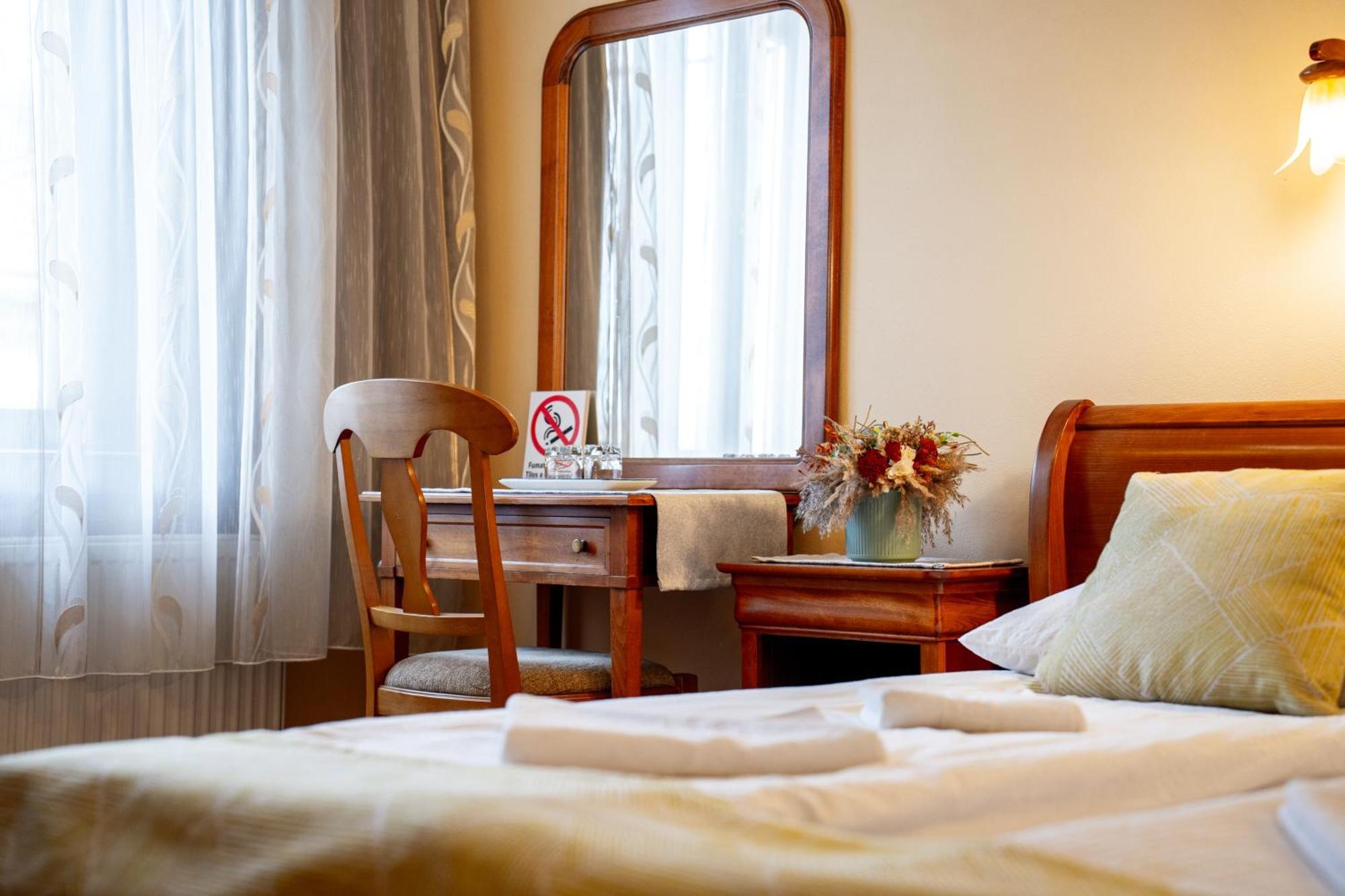 Hotel Lilla Panzio Odorheiu Secuiesc Zewnętrze zdjęcie