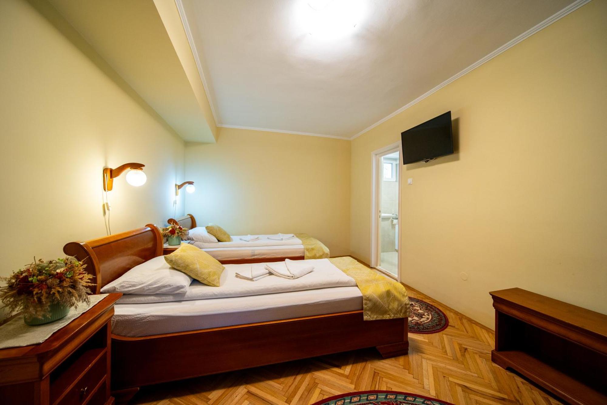 Hotel Lilla Panzio Odorheiu Secuiesc Zewnętrze zdjęcie