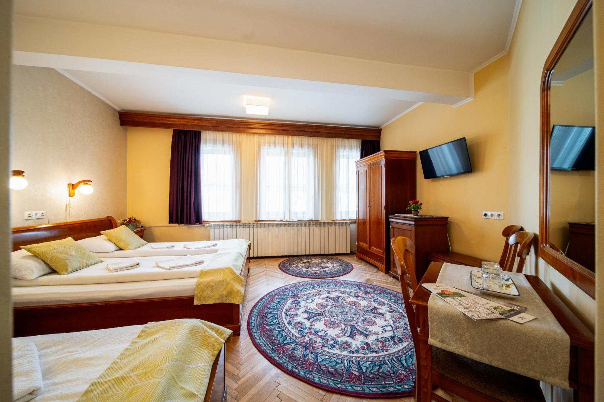 Hotel Lilla Panzio Odorheiu Secuiesc Zewnętrze zdjęcie